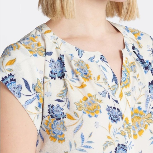 41 Hawthorn Morey Split Neck Short Sleeve Blouse in Off-white Blue Floral XS - Picture 9 of 10